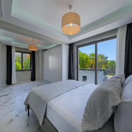 Oludeniz Luxury With Two Pools Villa Fethiye