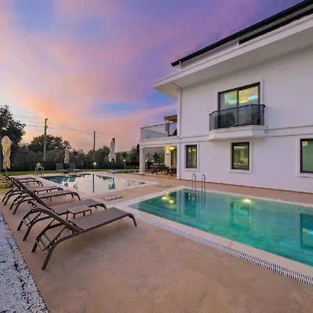 ヴィラ Oludeniz Luxury With Two Pools *