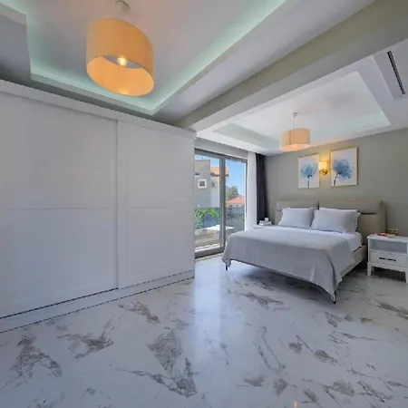 Oludeniz Luxury With Two Pools ヴィラ *